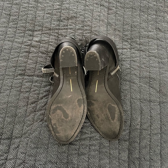 Dolce Vita Black Leather Ankle Boots with Chain Detail - Picture 5 of 8